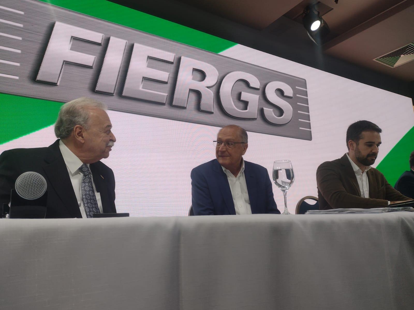 Em sua primeira visita ao RS ap&oacute;s a elei&ccedil;&atilde;o do ano passado, Alckmin palestrou na sede da Fiergs