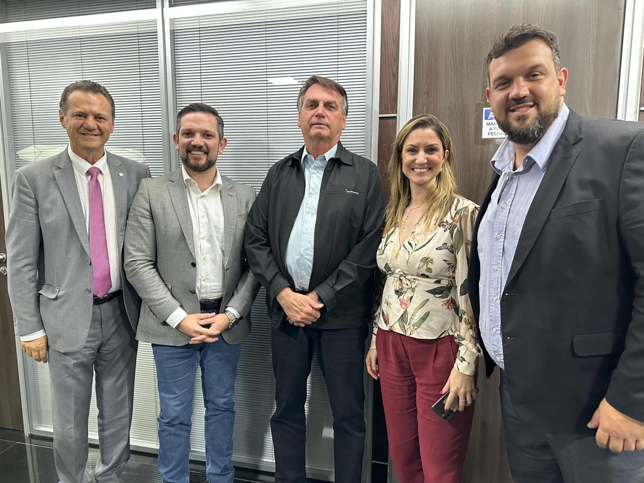 Pascoal ao lado de Cherini (e) e o ex-presidente Jair Bolsonaro