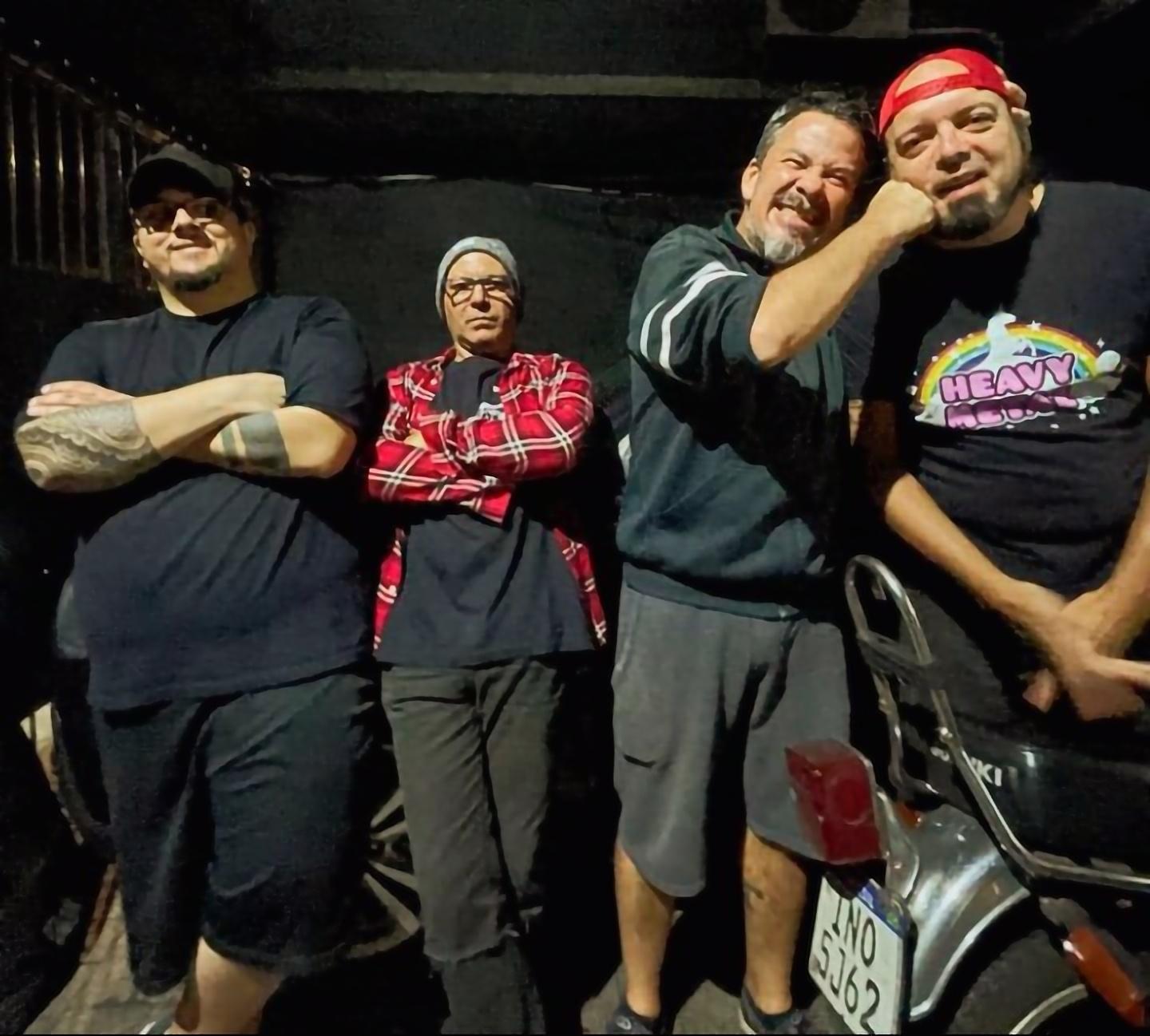 A Psicopatos faz Hardcore motivado por amizade, divers&atilde;o e filosofia, influenciados por Dead Kennedys e C&oacute;lera