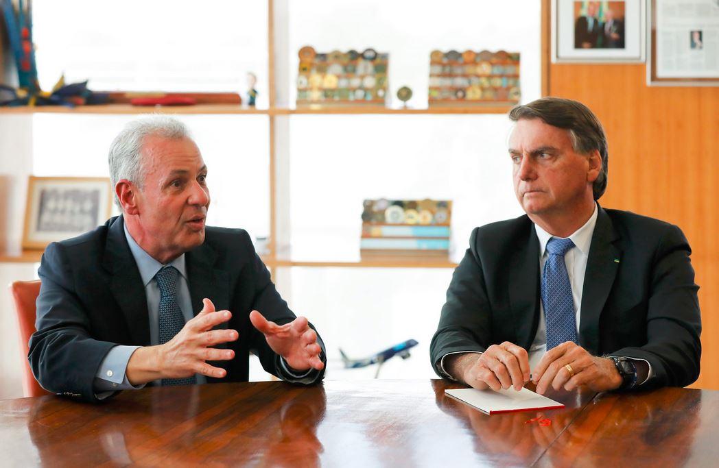 Ex-ministro Bento Albuquerque foi um dos implicados em quest&otilde;es das viagens