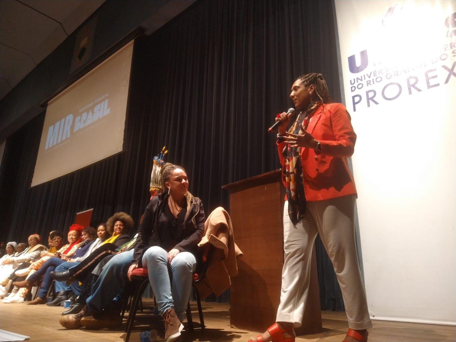 Anielle Franco falou sobre luta antirracista no Sal&atilde;o de Atos da UFRGS