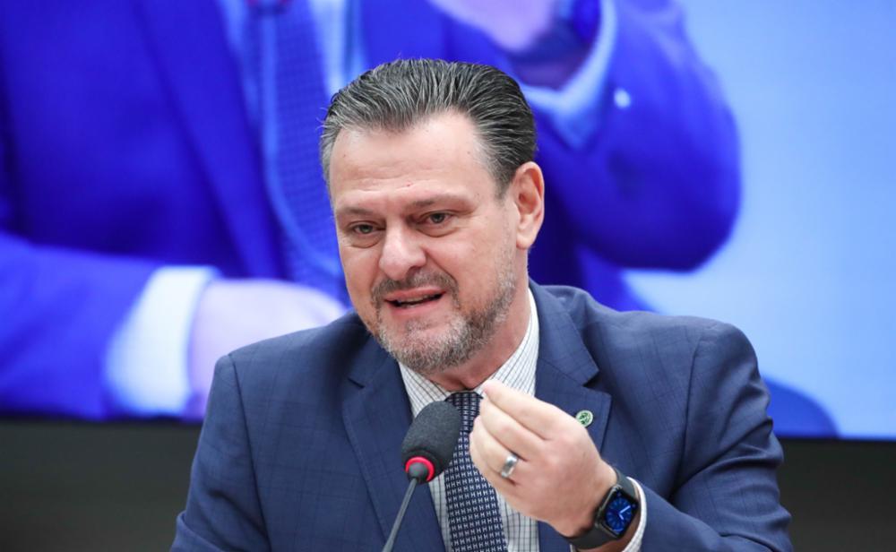 Ministro Carlos F&aacute;varo na CPI do MST