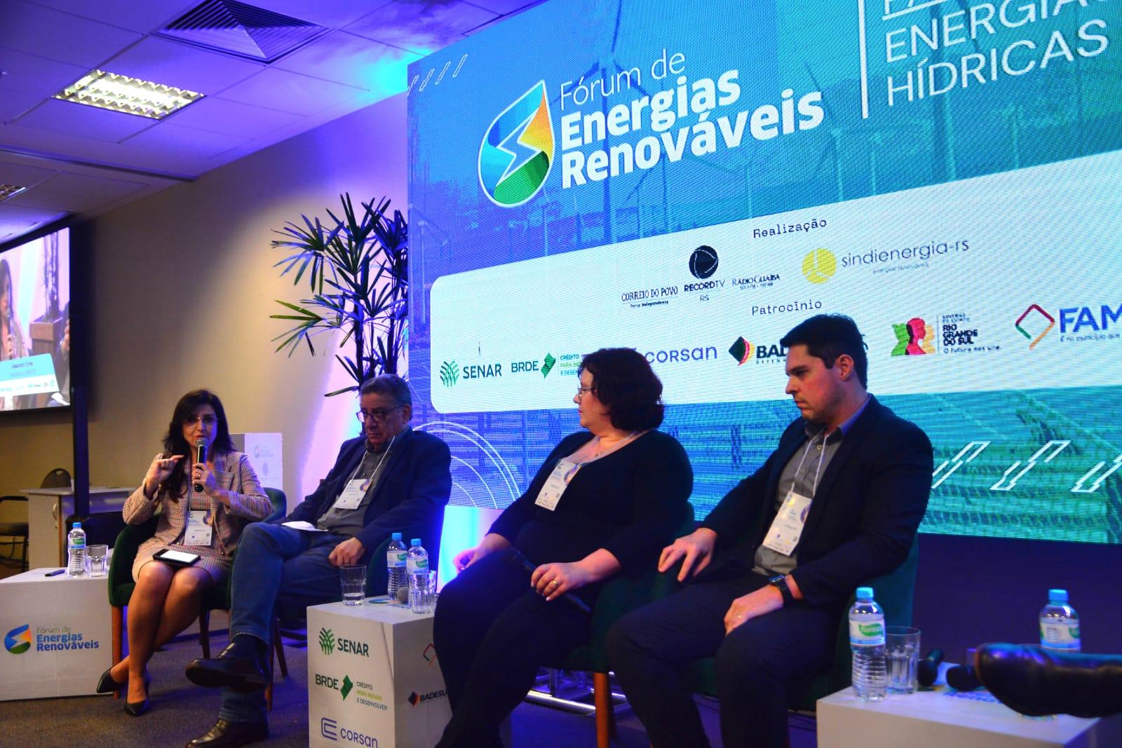 F&oacute;rum re&uacute;ne especialistas e autoridades