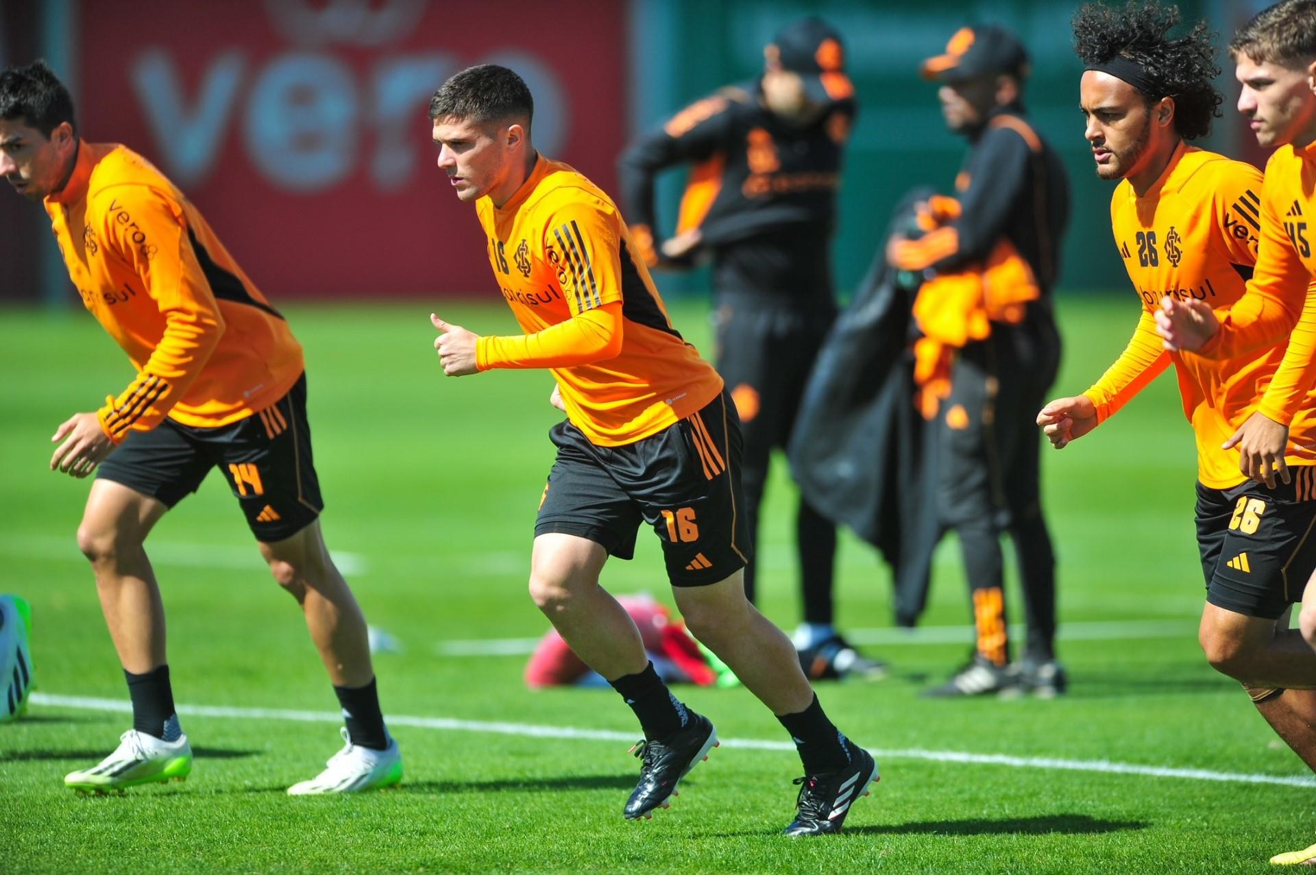 Inter inicia prepara&ccedil;&atilde;o para jogo contra o Bol&iacute;var com treino leve 