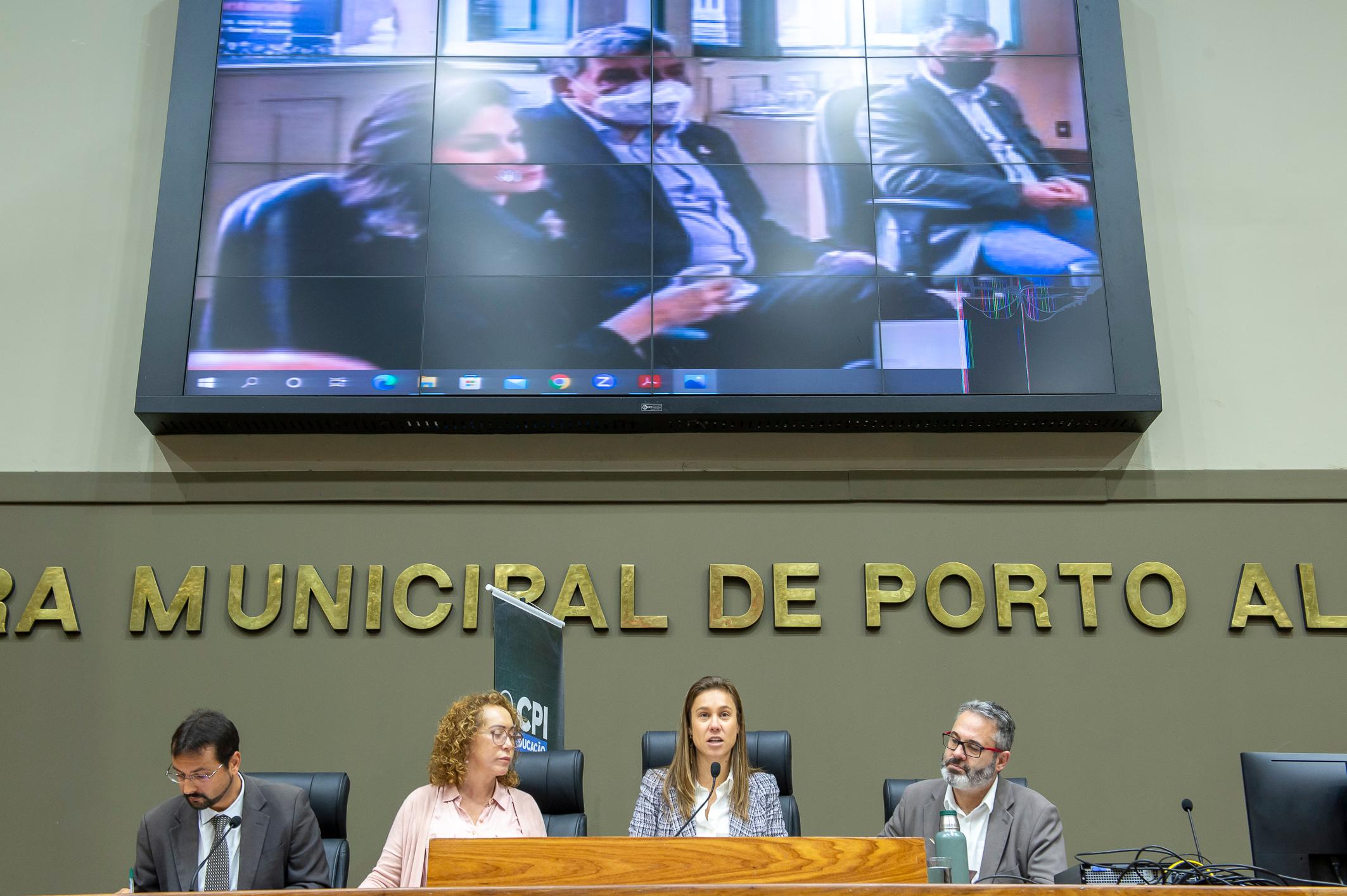 Ap&oacute;s sess&atilde;o, vereadores fizeram um pronunciamento expondo a presen&ccedil;a de empres&aacute;rios em reuni&otilde;es com a prefeitura