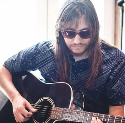 Lucas Hanke lan&ccedil;a can&ccedil;&atilde;o de 2020 em nova vers&atilde;o, resultando em um h&iacute;brido de ao vivo com est&uacute;dio