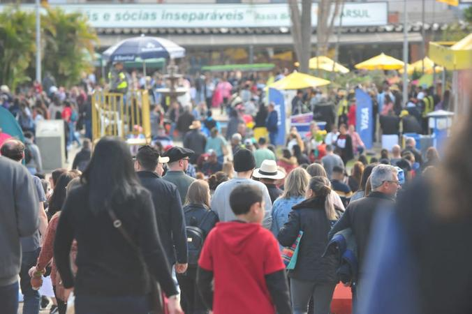 Feira projeta superar o total de visitantes registrado na edição passada  Feira projeta superar o total de visitantes registrado na edição passada