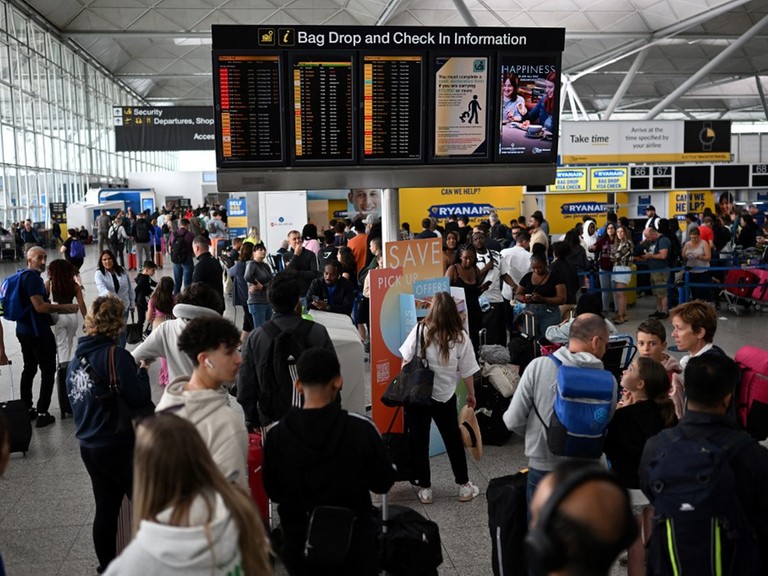 No dia 18 deste mês, a agência de viagens informou a suspensão de pacotes com datas flexíveis e a emissão de passagens promocionais No dia 18 deste mês, a agência de viagens informou a suspensão de pacotes com datas flexíveis e a emissão de passagens promocionais