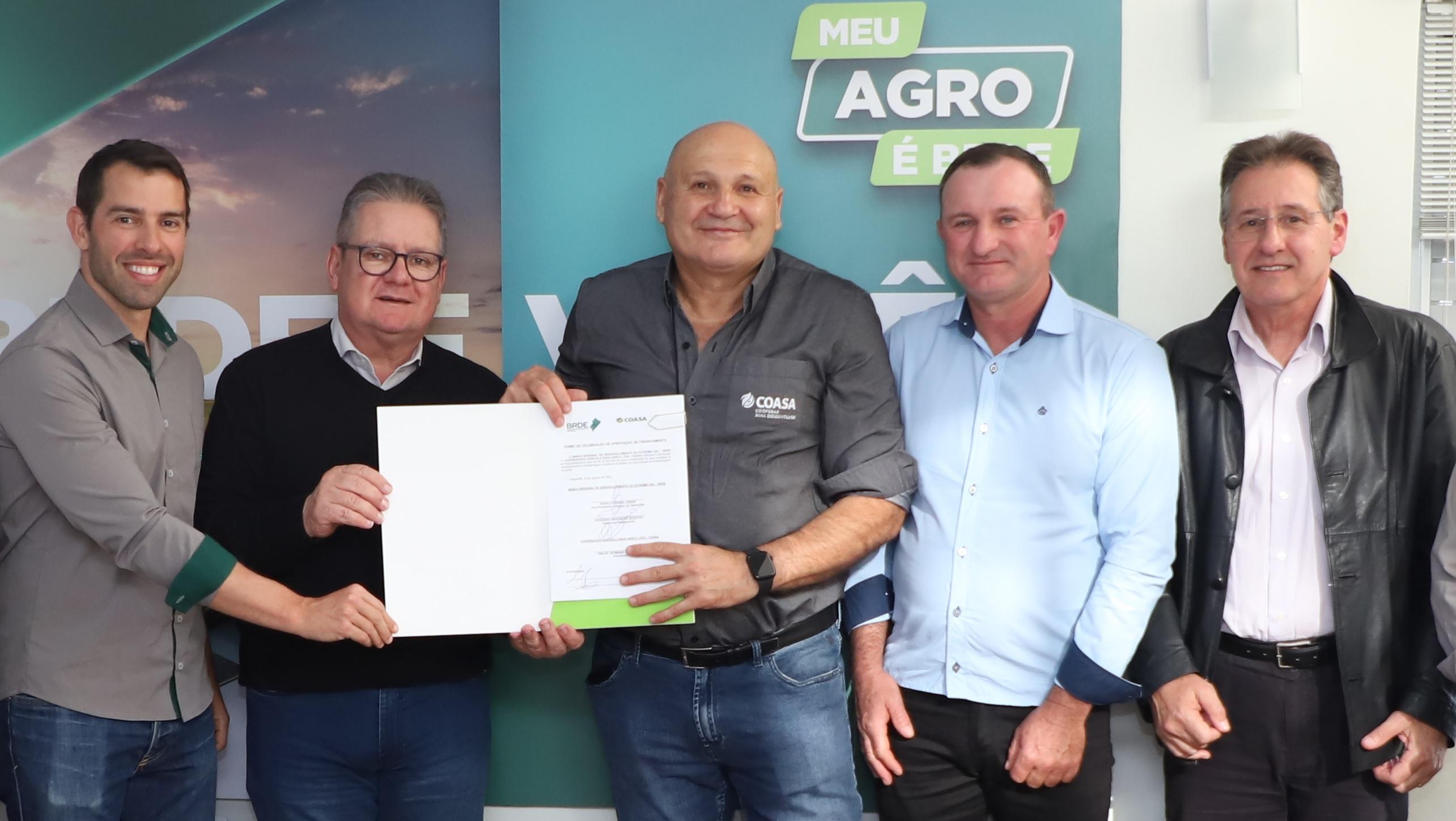 Ato de assinatura ocorreu na casa do BRDE na Expointer