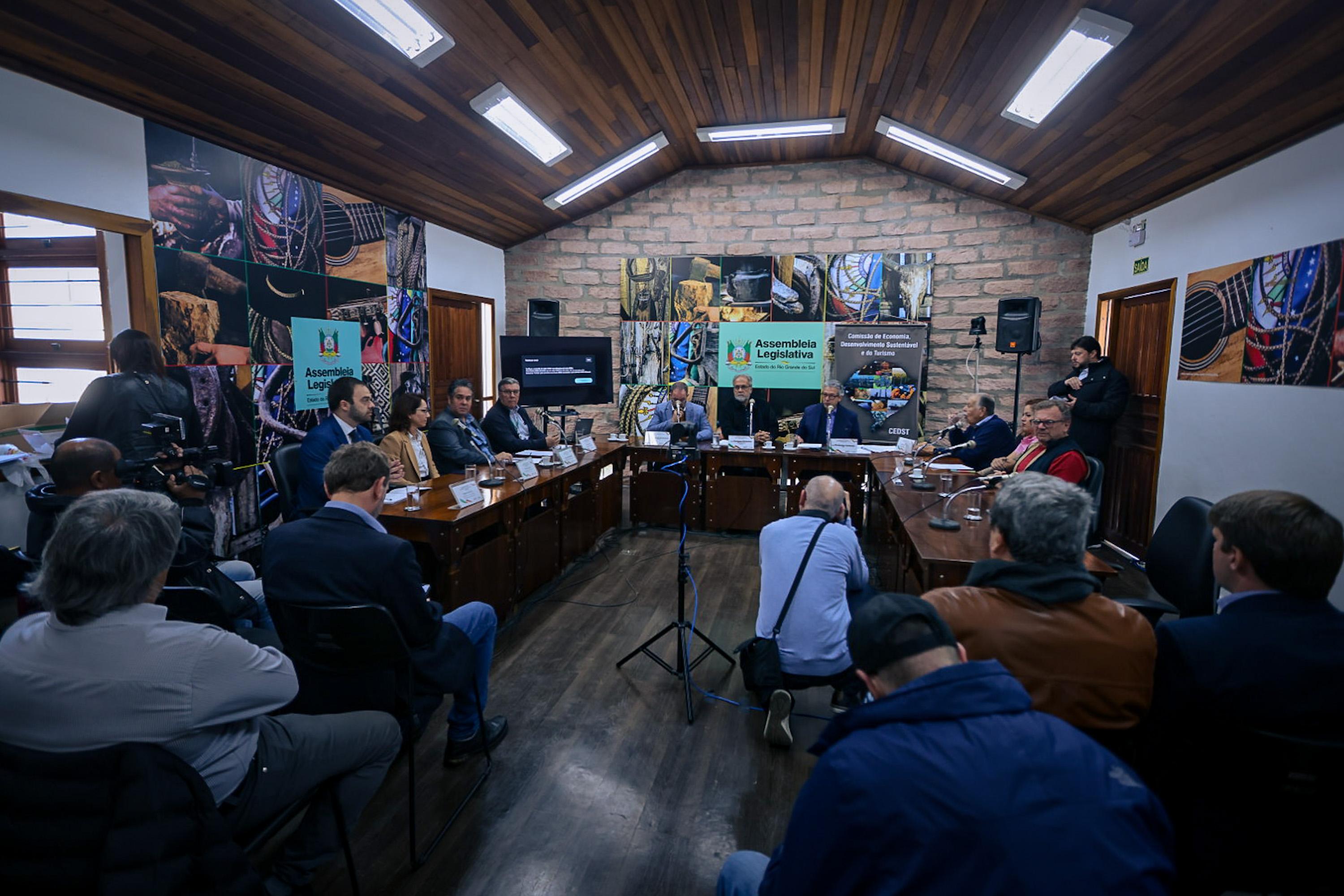 Audi&ecirc;ncia ocorreu na casa da Assembleia Legislativa na Expointer