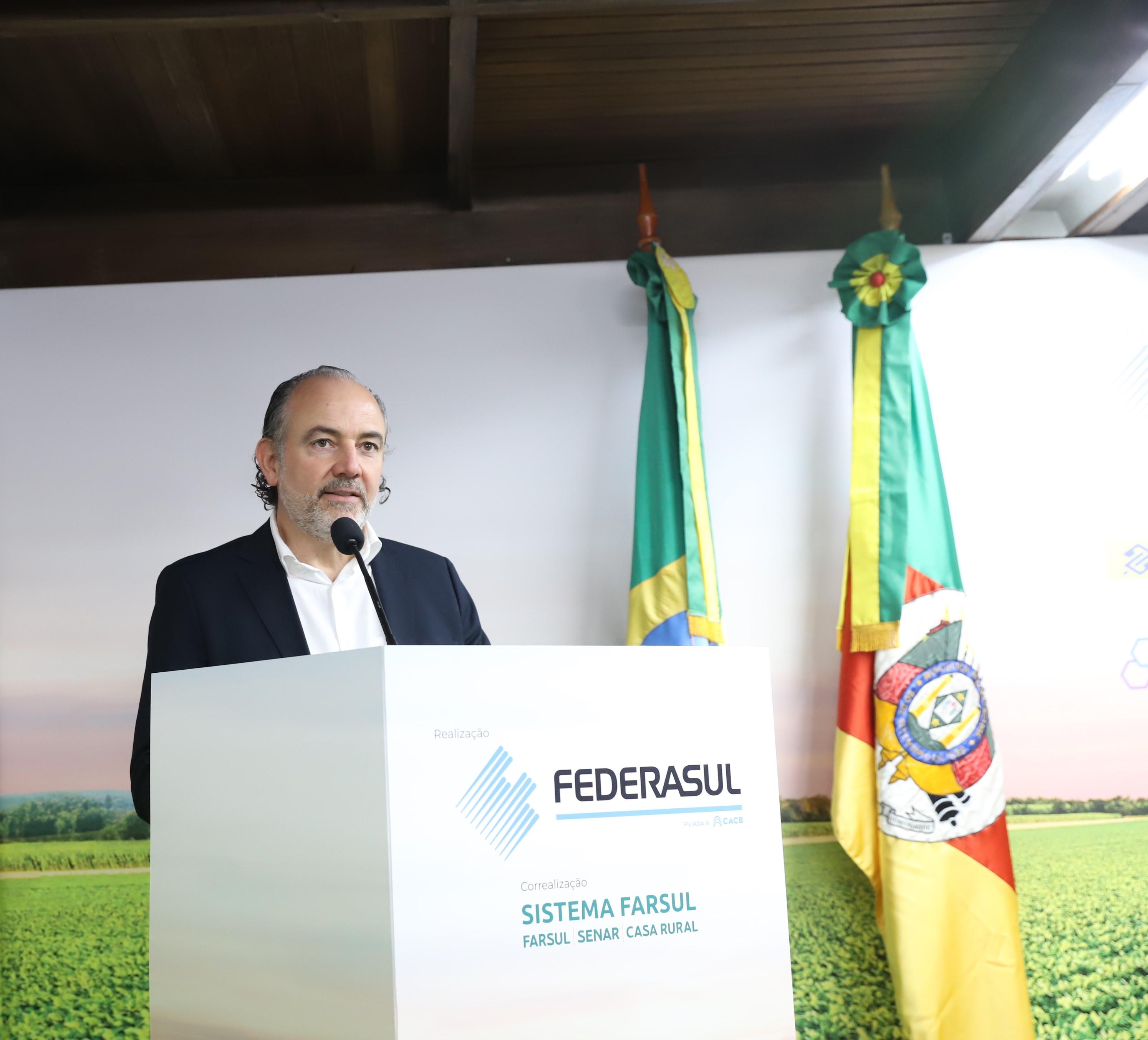 O presidente da Federasul, Rodrigo Sousa Costa, saudou as pessoas e entidade que conquistaram o 11&ordm; Pr&ecirc;mio Vencedores do Agroneg&oacute;cio para quatro entidades e o 7&ordm; Pr&ecirc;mio Elas no Agro