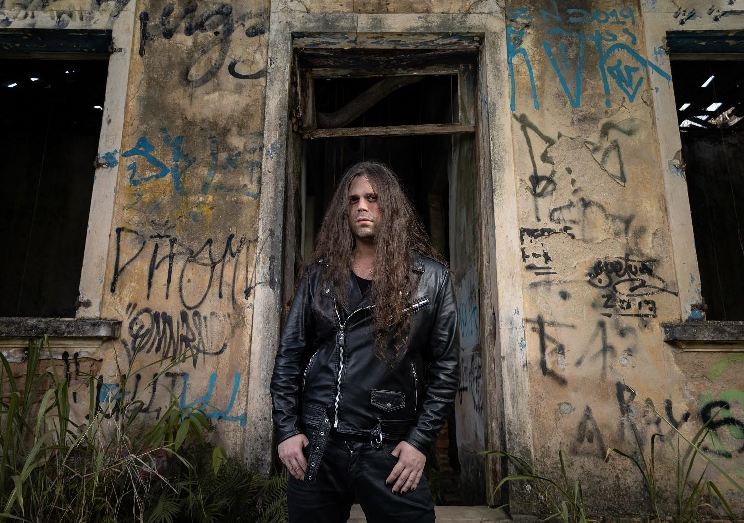 Thiago Lauer abre a noite com seu show solo "Baladas do Rock"