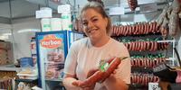 As peças de salame e linguiça, por exemplo, têm valores que variam de R$ 10 a R$ 30, dependendo do peso e da carne utilizada