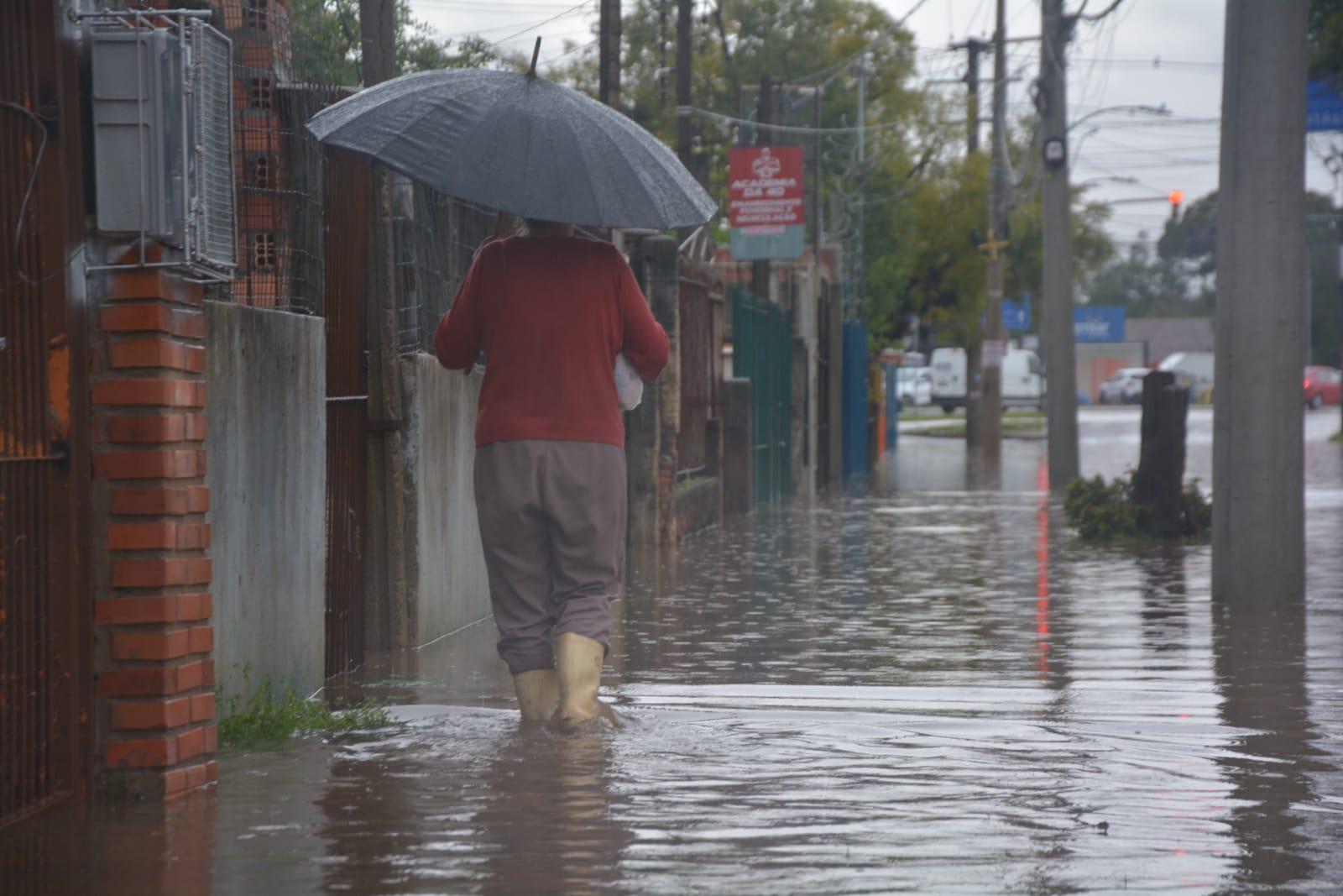 No bairro Rubem Berta, casas foram invadidas pela &aacute;gua 