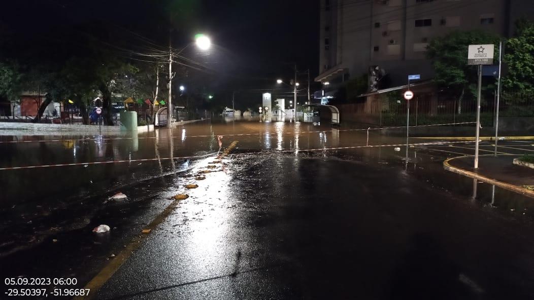 Quase 60 ruas da cidade est&atilde;o interditadas