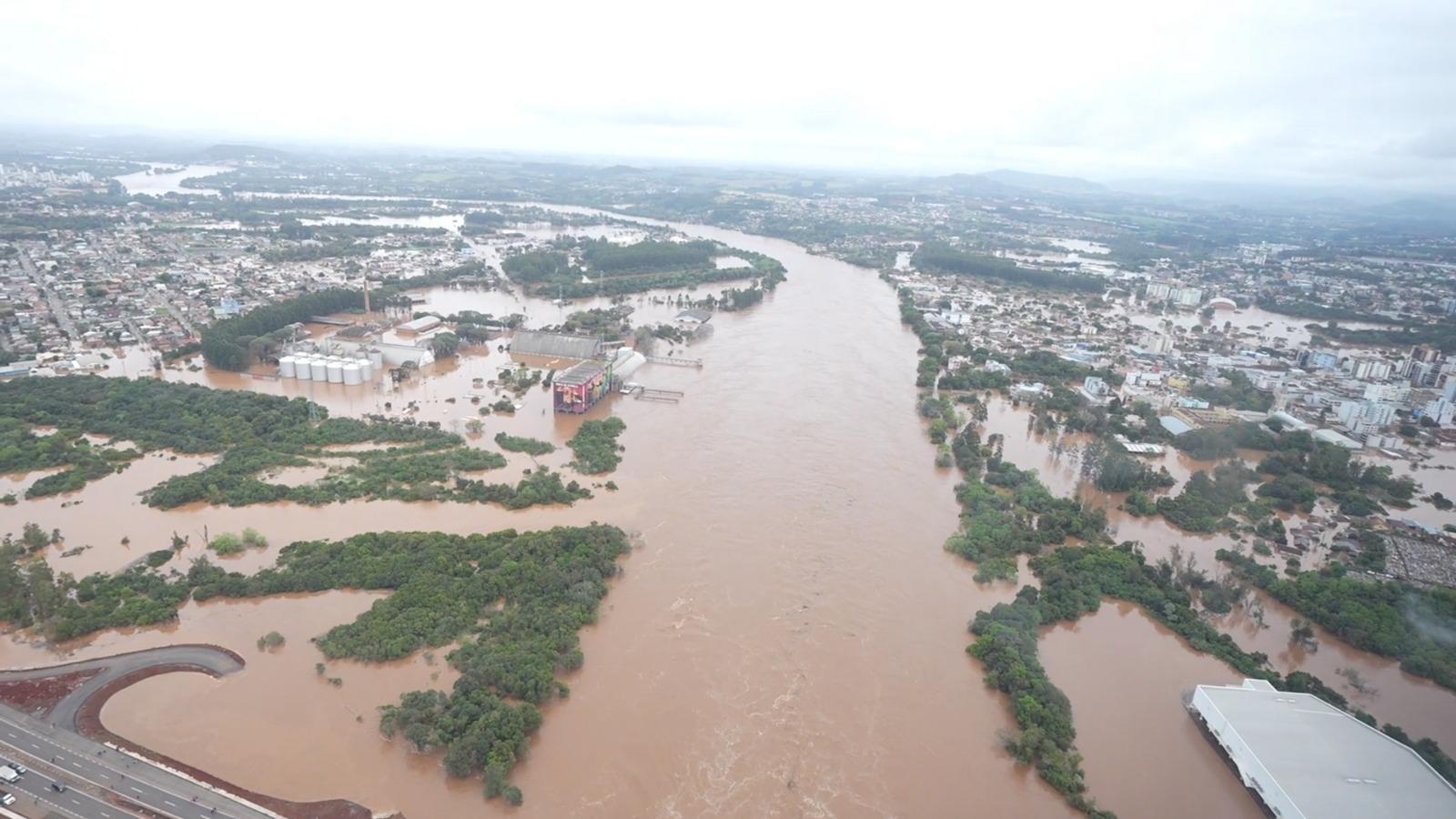 Corpos foram localizados em resid&ecirc;ncias da cidade na tarde desta ter&ccedil;a-feira