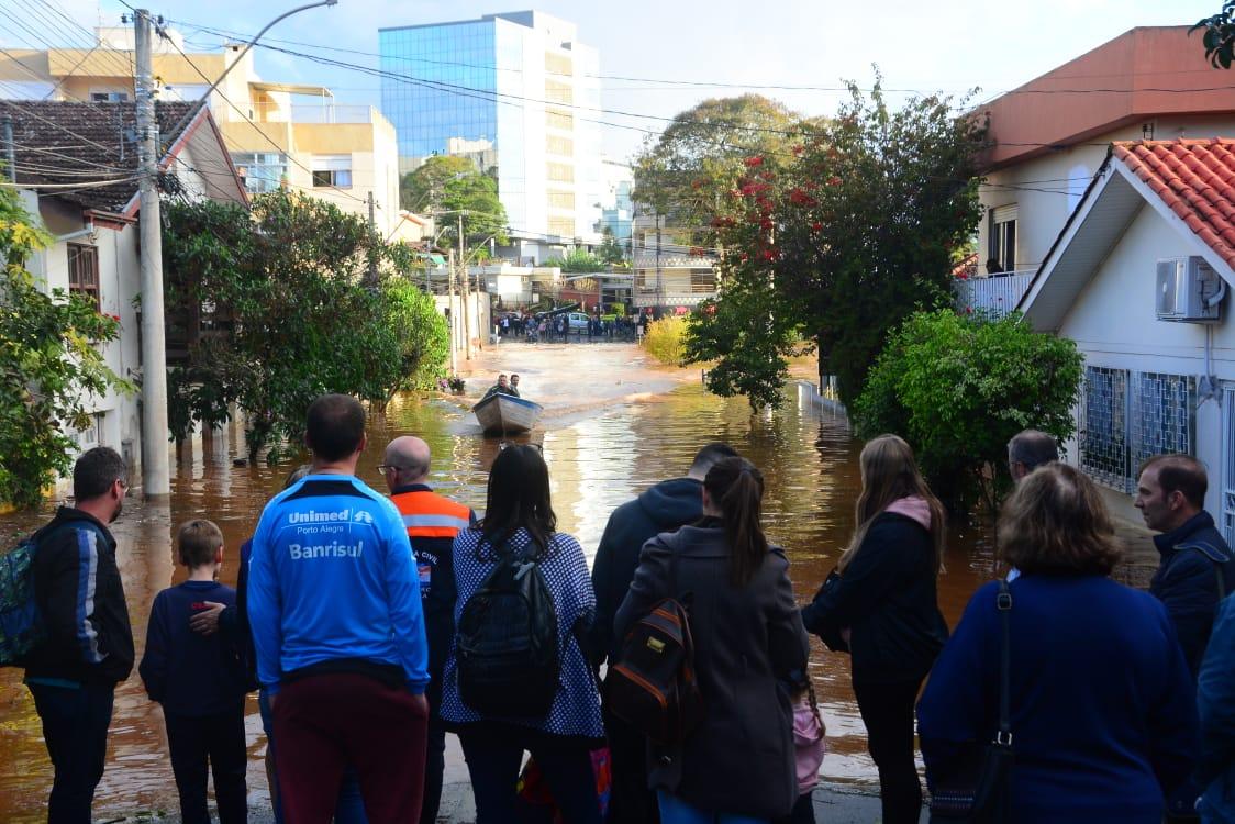 Previs&atilde;o aponta para volta da chuva ao RS, e Leite pede a pessoas que n&atilde;o voltem &agrave;s regi&otilde;es afetadas