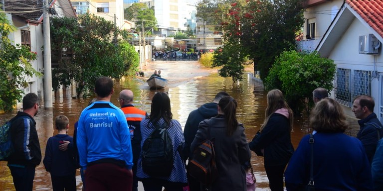 Previsão aponta para volta da chuva ao RS, e Leite pede a pessoas que não voltem às regiões afetadas Previsão aponta para volta da chuva ao RS, e Leite pede a pessoas que não voltem às regiões afetadas