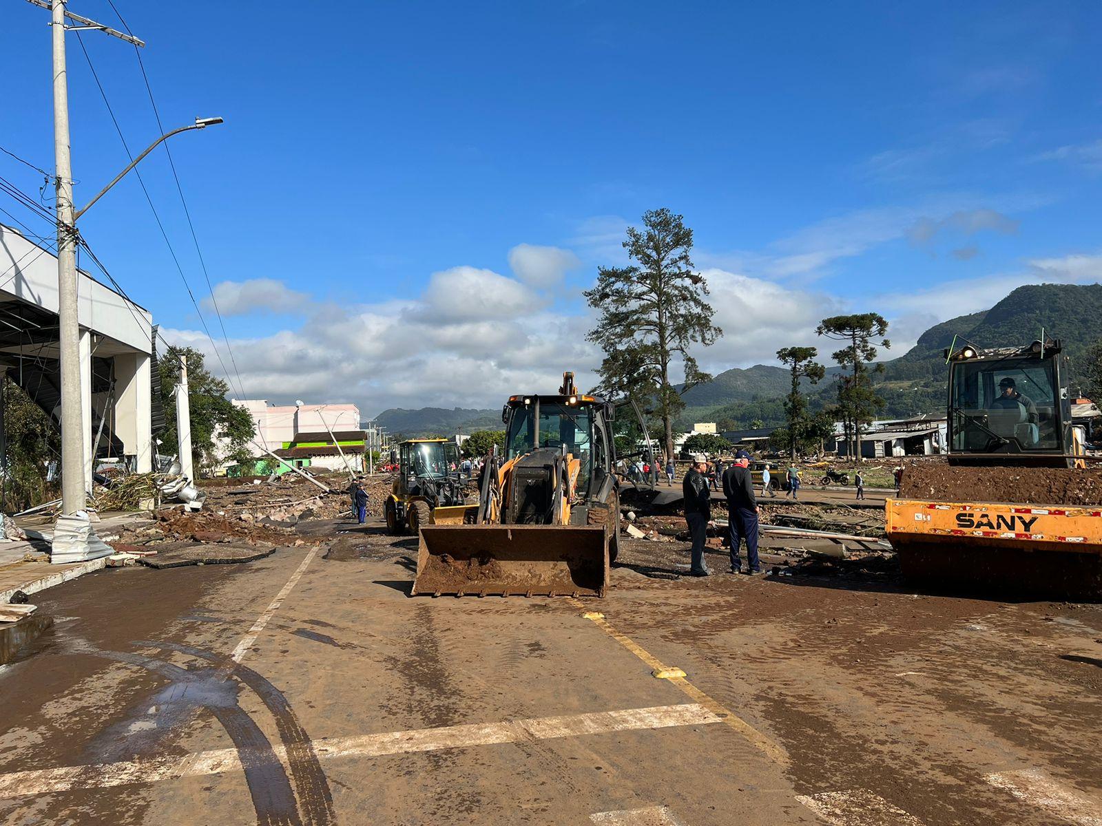 Leite confirma mais quatro mortes e total chega a 31 no RS