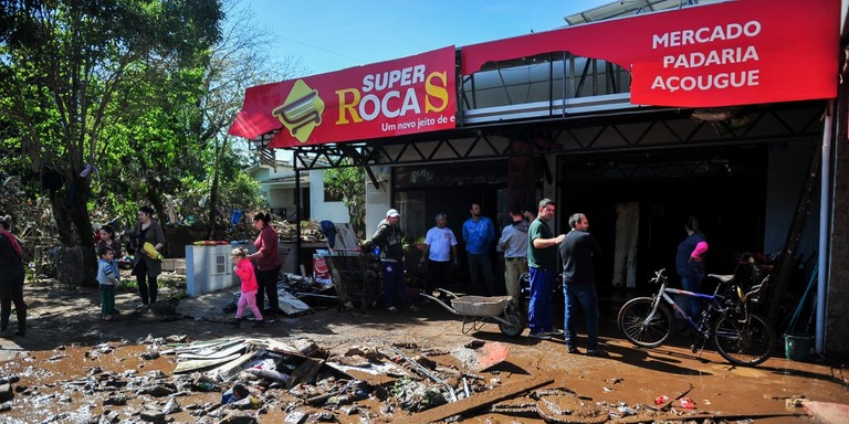Dono de único supermercado da cidade relata prejuízos de pelo menos R$ 2 milhões Dono de único supermercado da cidade relata prejuízos de pelo menos R$ 2 milhões