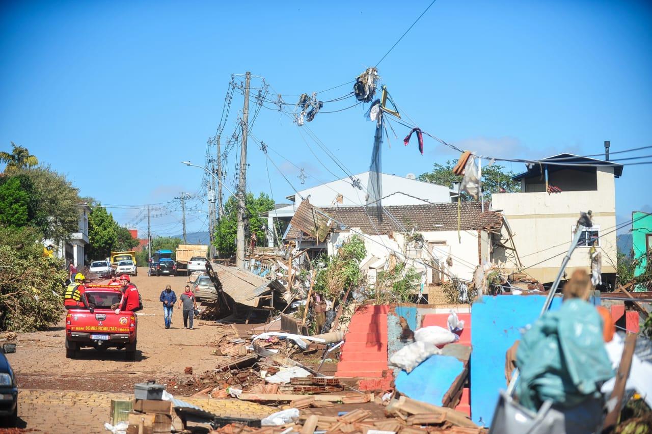 Cen&aacute;rios de devasta&ccedil;&atilde;o se espalharam por v&aacute;rias cidades