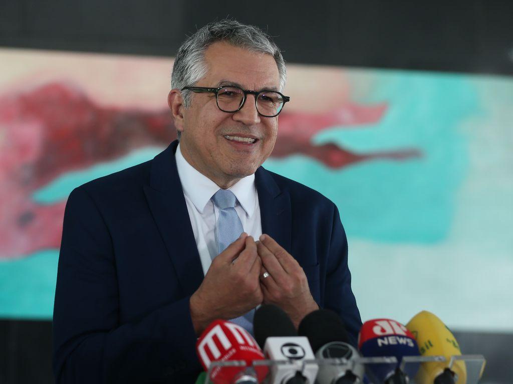 Padilha afirma que posses devem ocorrer na pr&oacute;xima semana 