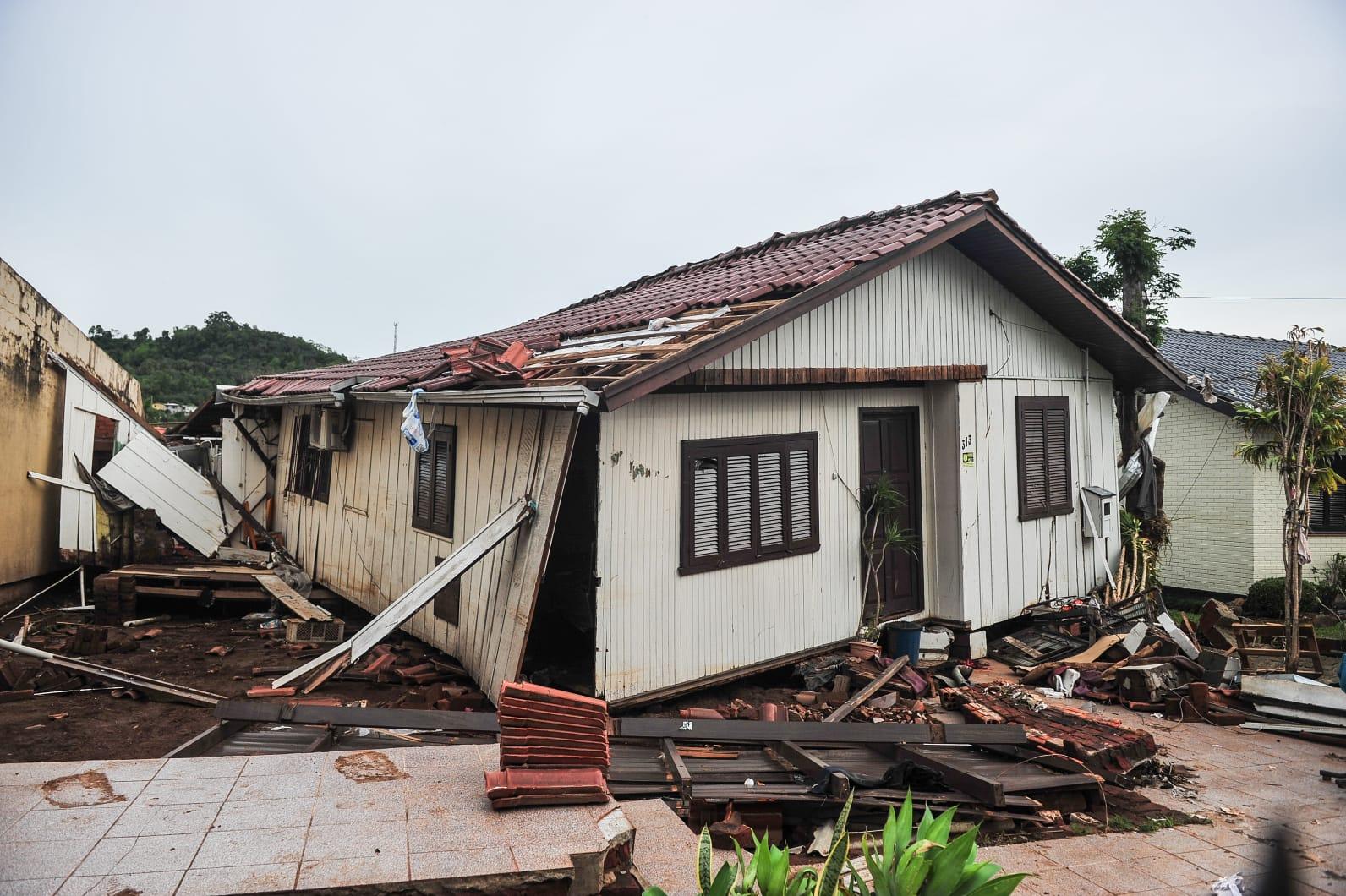 Mais de 8 mil casas foram danificadas e ou destru&iacute;das no RS