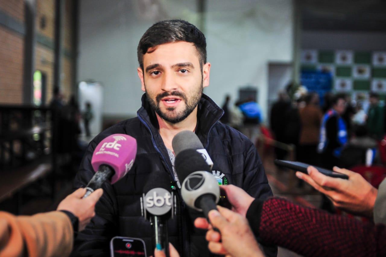 Conforme Mateus Trojan, quatro escolas do munic&iacute;pio foram totalmente destru&iacute;das