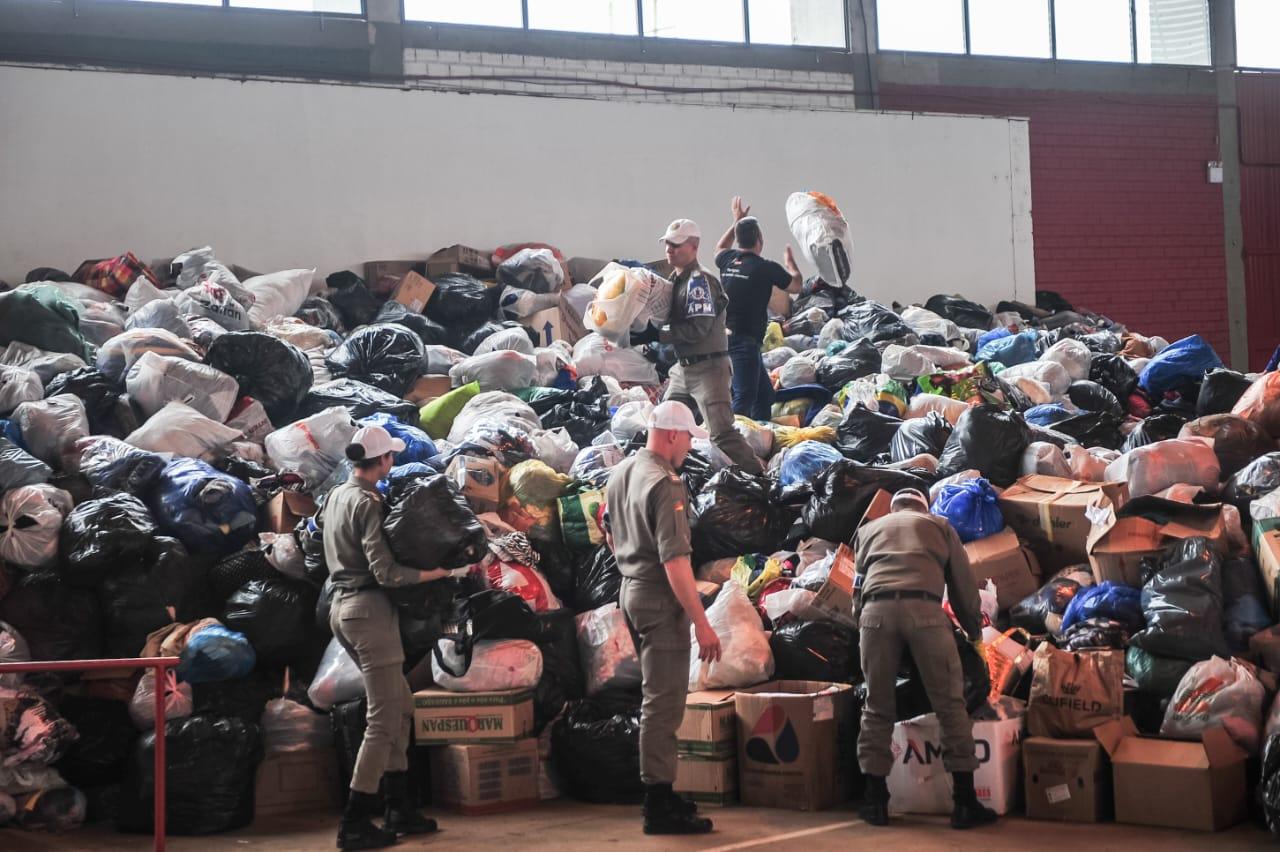 Atingidos em Encantado est&atilde;o recebendo doa&ccedil;&otilde;es