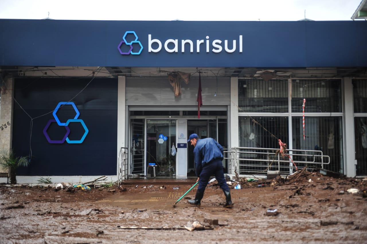 Unidade em Mu&ccedil;um foi invadida pela lama