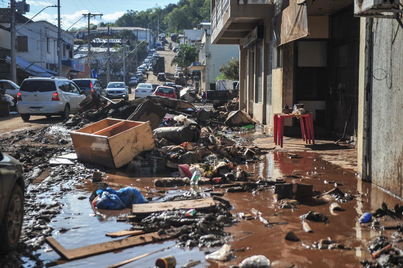 Cidade de Mu&ccedil;um foi uma das mais afetadas pelas enchentes