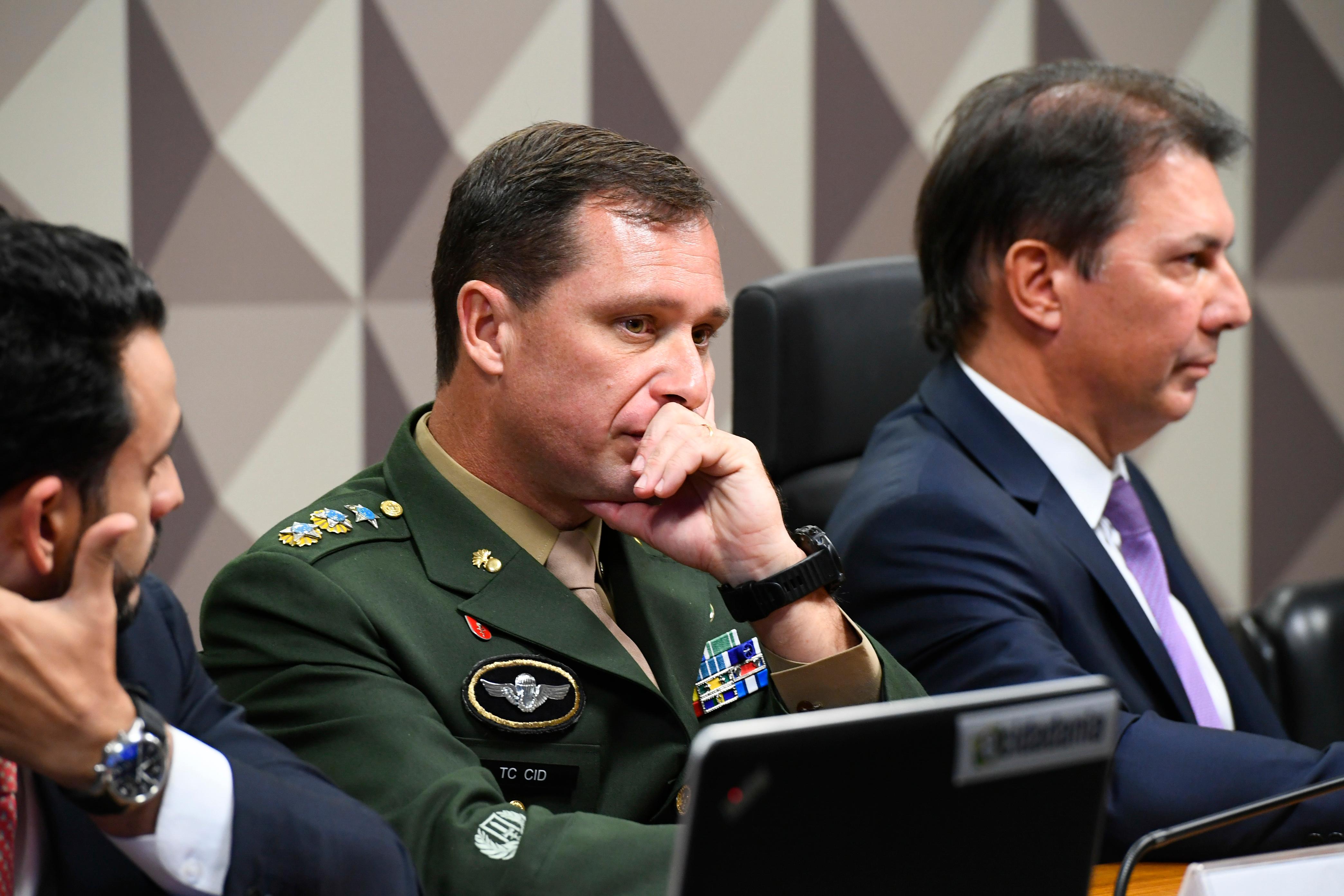 Apesar de negarem, aliados de Bolsonaro j&aacute; cogitam contestar a dela&ccedil;&atilde;o de Mauro Cid