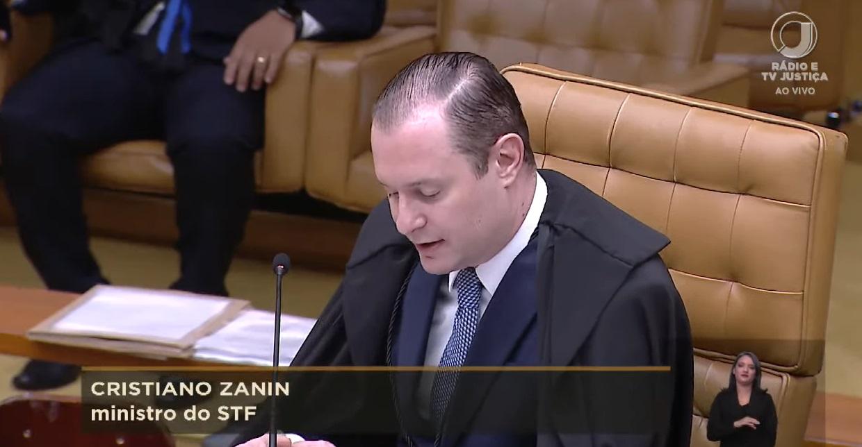 Ministro Cristiano Zanin durante o julgamento 