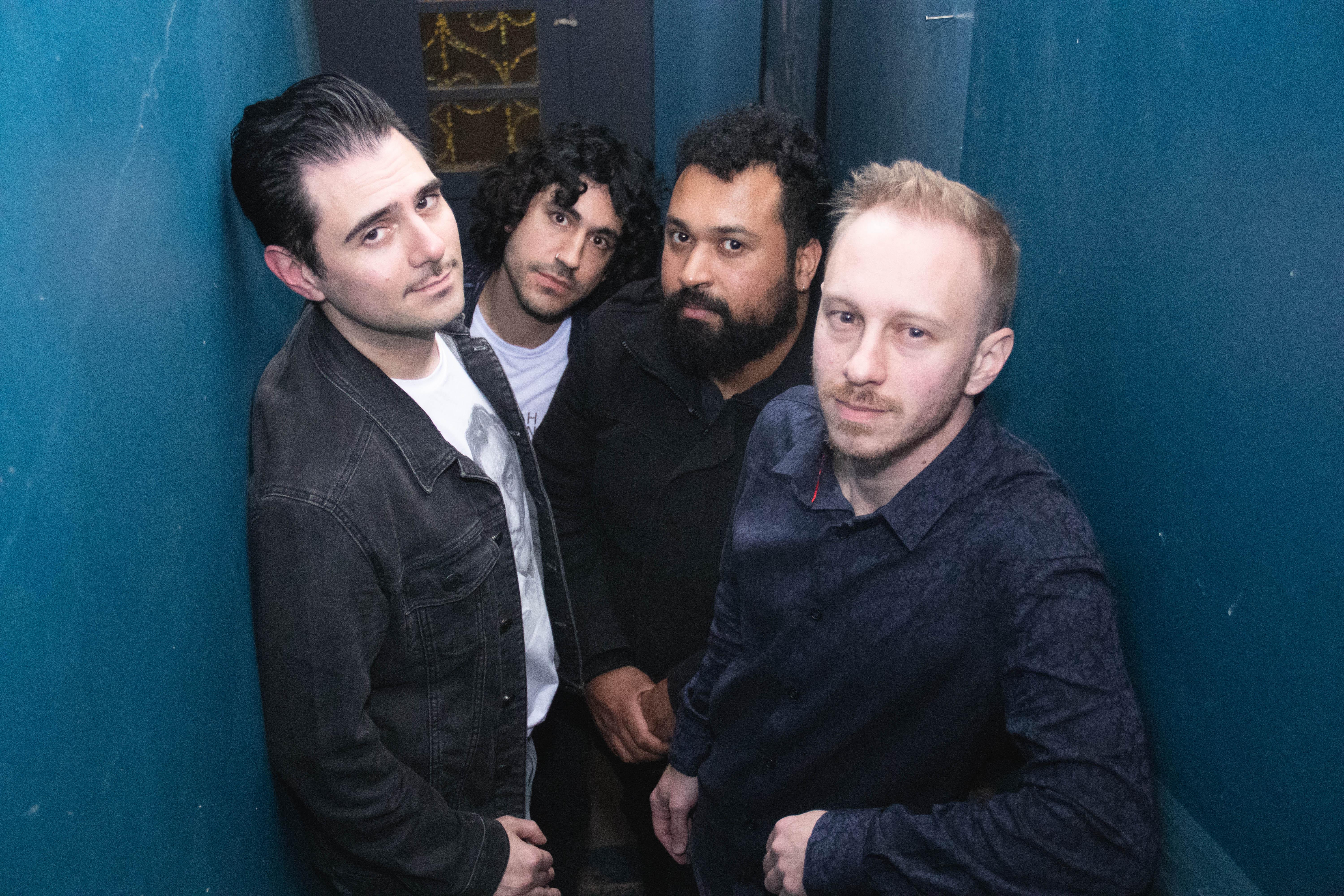 A banda ga&uacute;cha Divina Vox possui mais de dez anos de estrada, e j&aacute; abriu para o Sepultura, em Santa Catarina no River Rock Festival