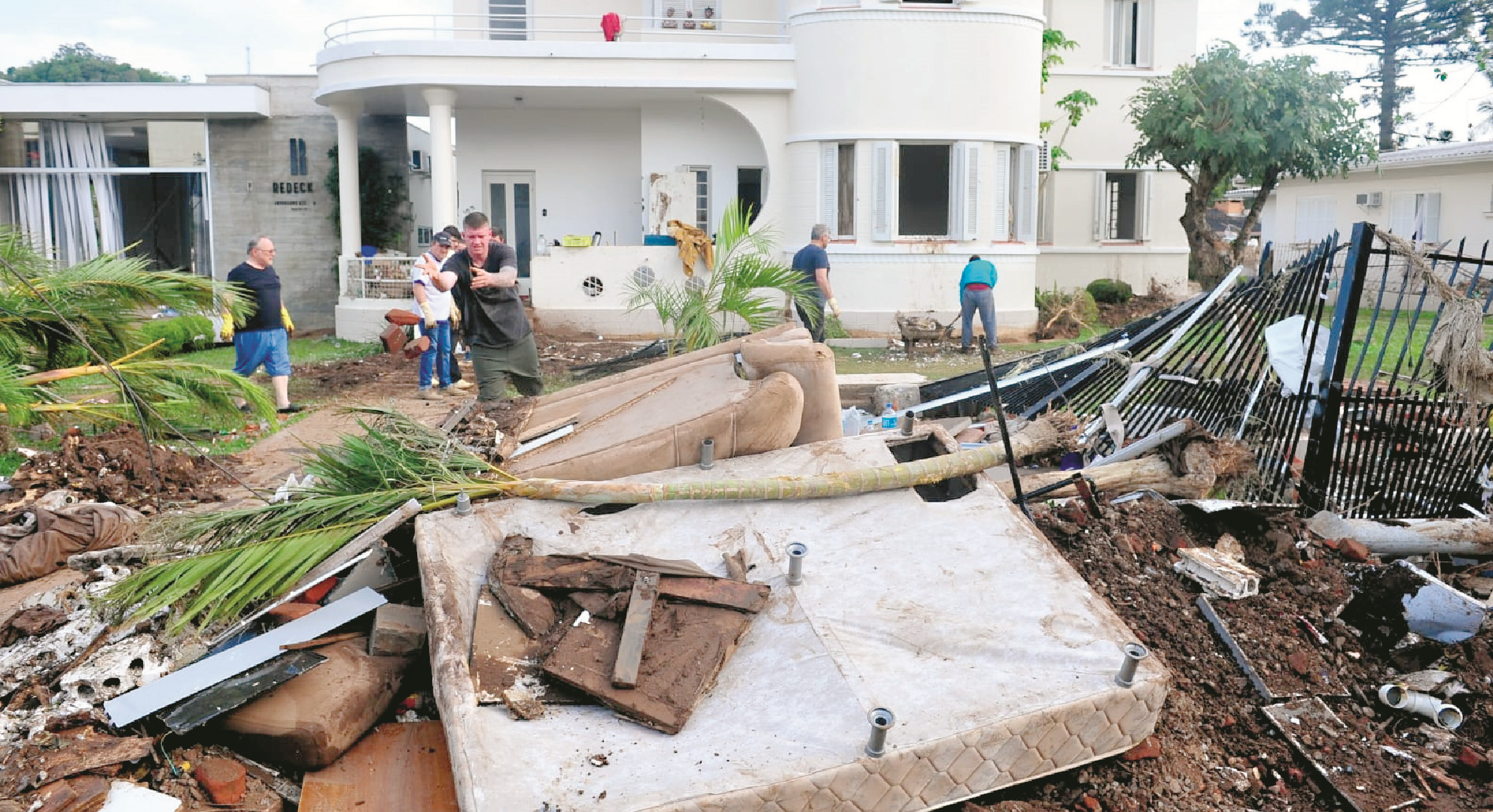 Nos dias seguintes ao desastre