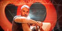 Na ativa desde março de 2020, o Emersson vem compondo, cantando e produzindo uma série de singles e álbuns, com suas músicas  tocando em várias rádios do país