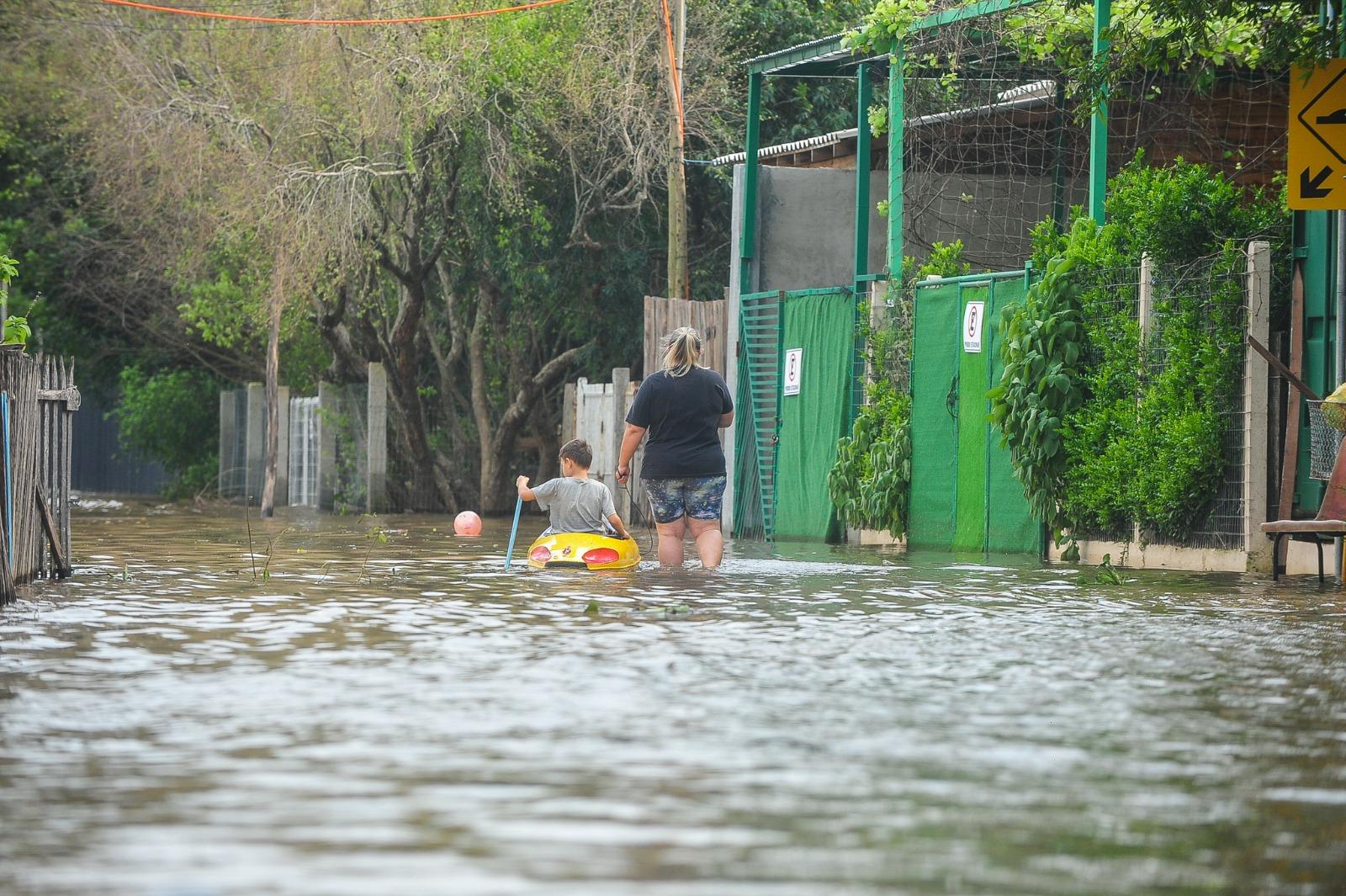 Alagamentos seguem nas ilhas de Porto Alegre