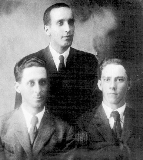 Alceu Wamosy, entre amigos, Pedro Cruxen (E) Ant&ocirc;nio F. Cunha (D)