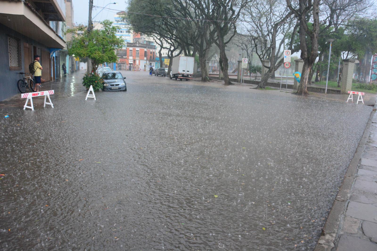 Assim como na tarde de segunda-feira, Porto Alegre deve ter fortes pancadas de chuva