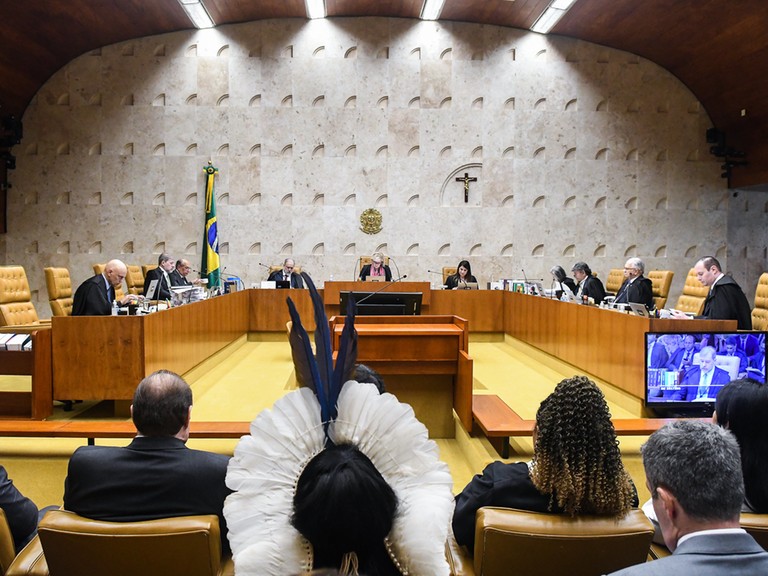 Sessão foi retomada às 14h Sessão foi retomada às 14h