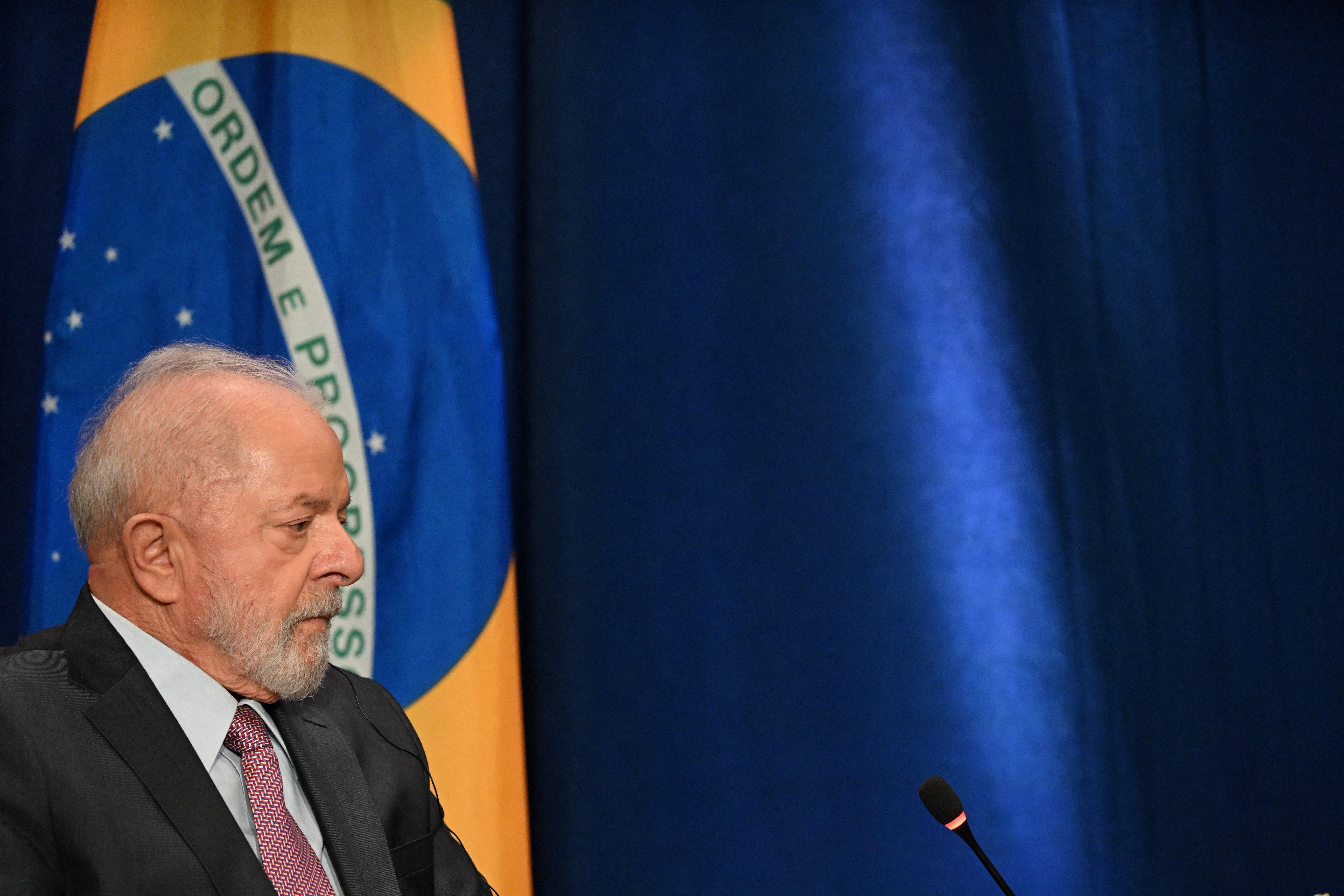 Lula disse que sugeriu a constru&ccedil;&atilde;o de uma mesa de negocia&ccedil;&atilde;o para parar com a guerra