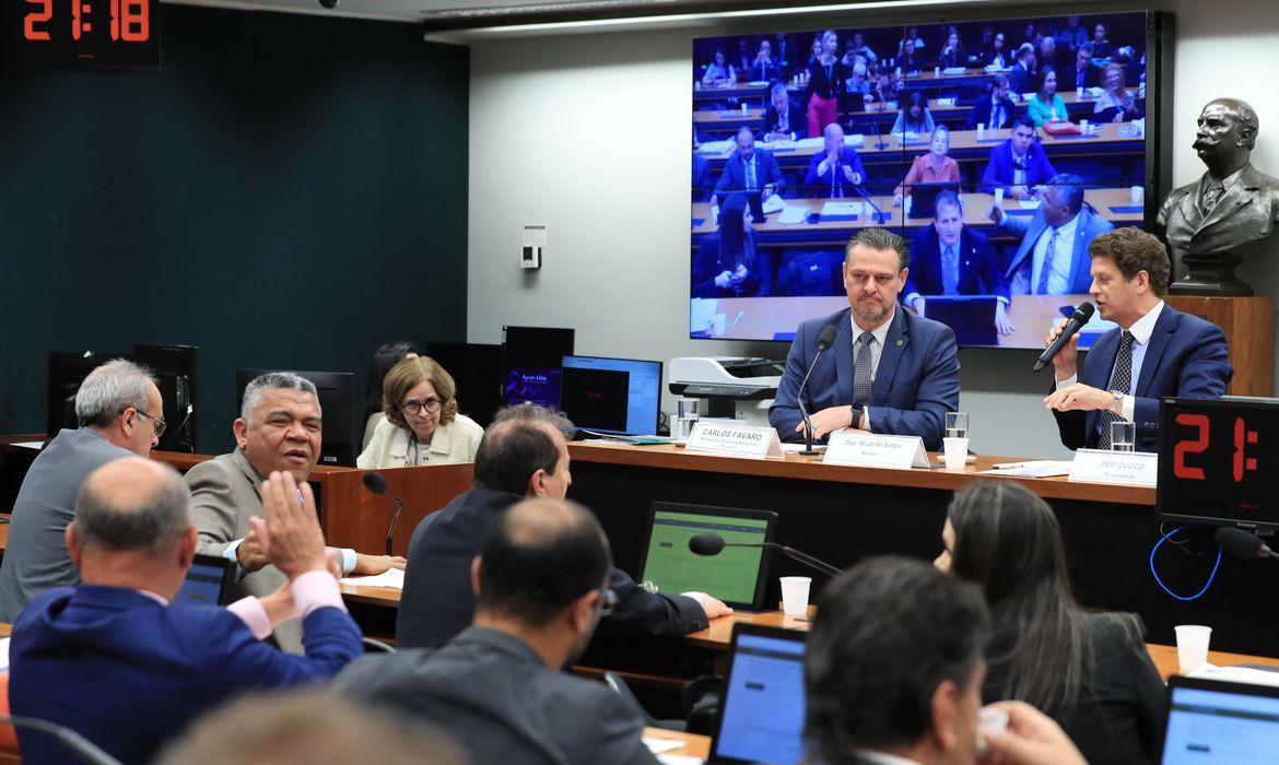 CPI do MST tem vota&ccedil;&atilde;o adiada