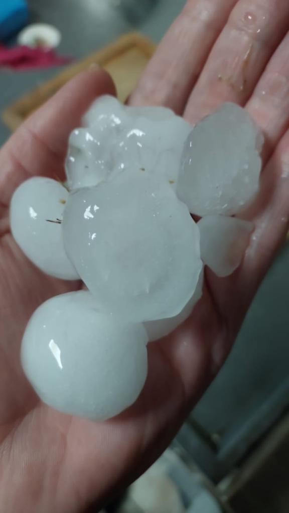 Granizo danifica casas em Santiago 