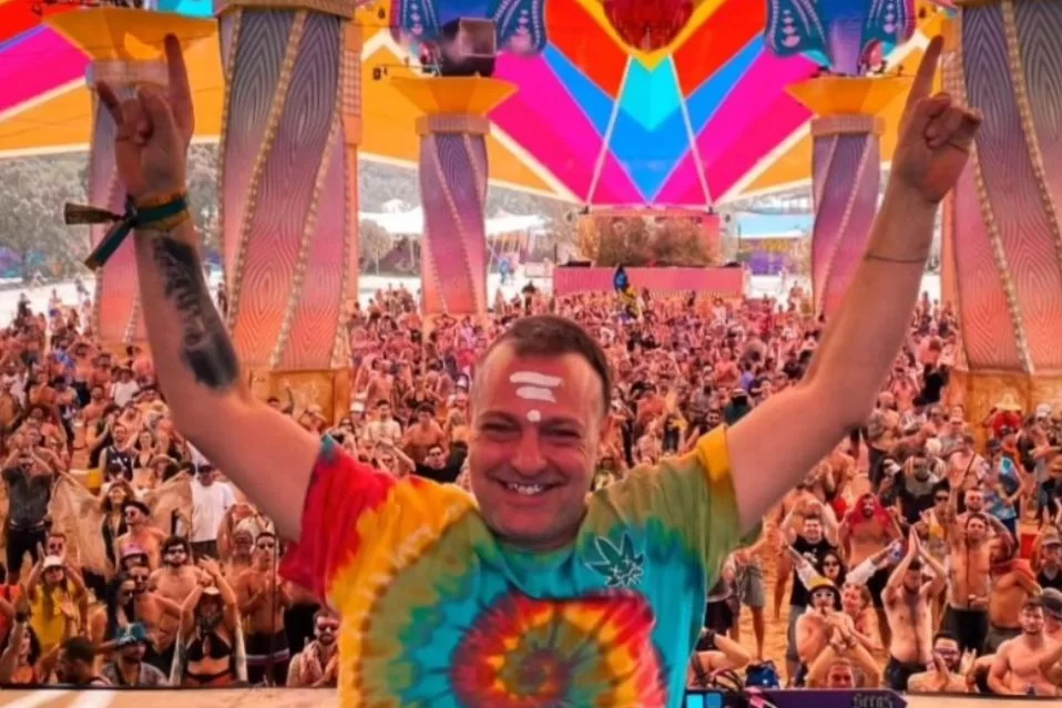 Juarez Petrillo, pai de Alok, e f&atilde;s brasileiros presentes relataram o desespero com os m&iacute;sseis explodindo e a fuga dram&aacute;tica