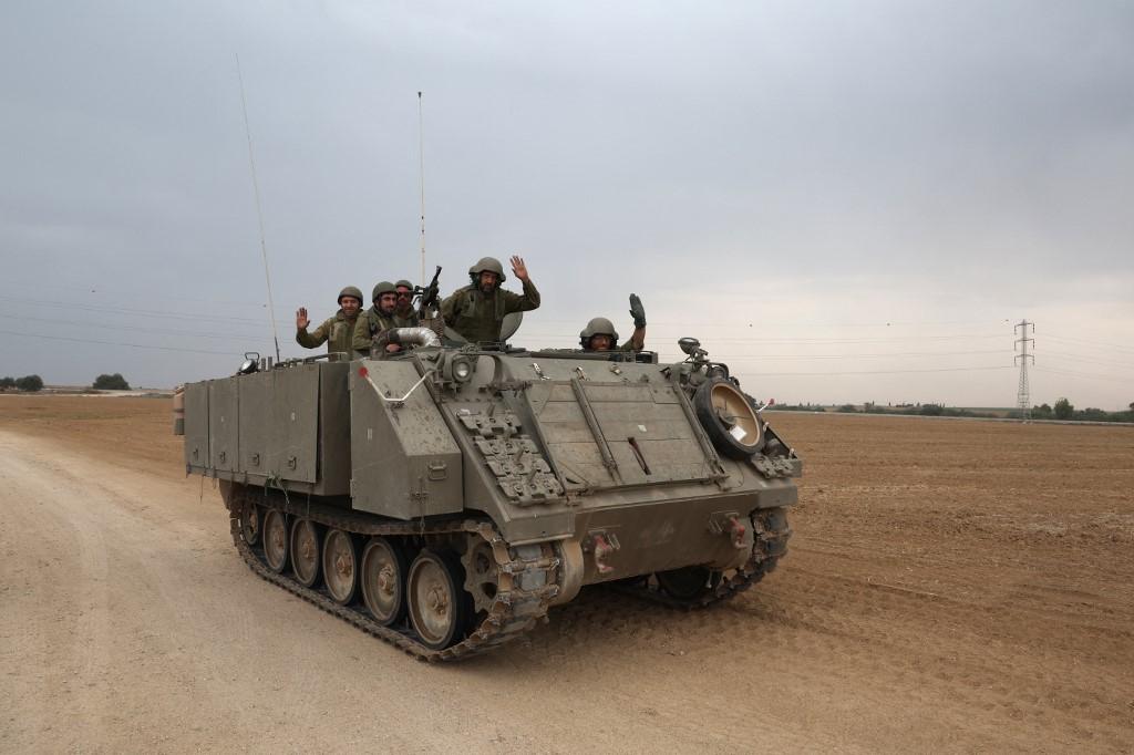 Dezenas de milhares de soldados israelenses est&atilde;o sendo levados para a Faixa de Gaza