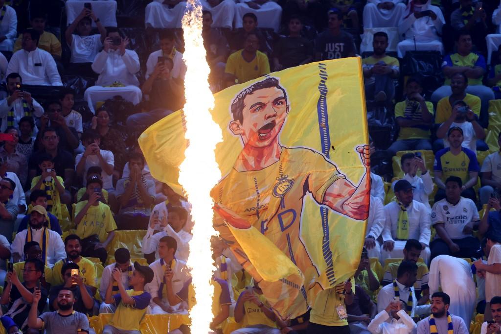 Pa&iacute;s vem investindo em grandes contrata&ccedil;&otilde;es para alavancar o futebol