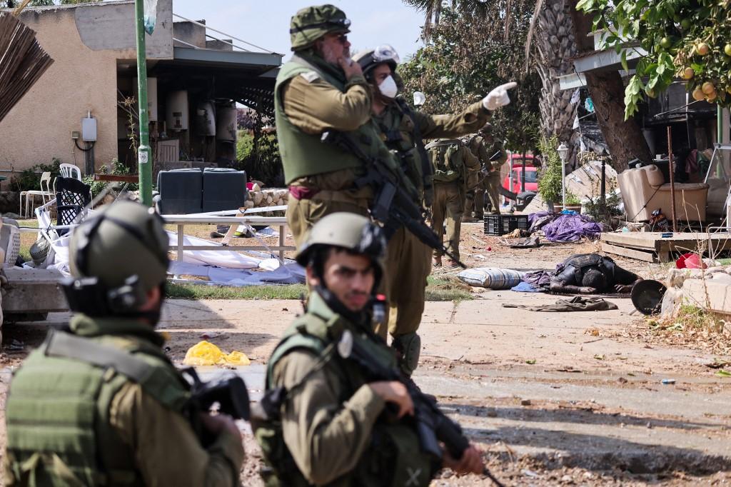 Israel imp&ocirc;s um cerco total a Gaza