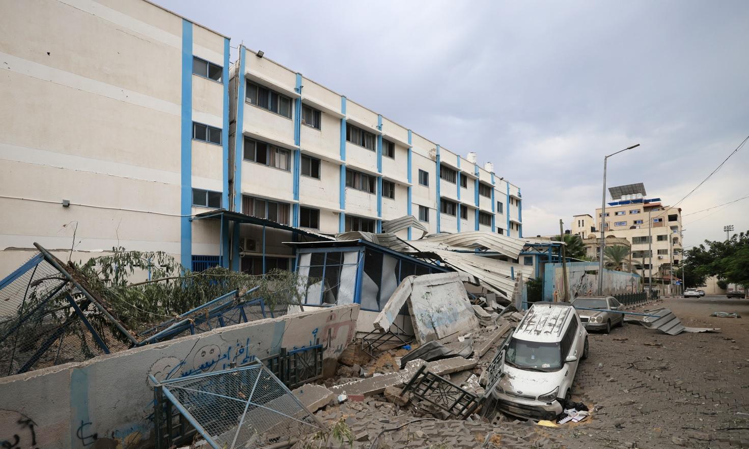 Escola foi atingida em ataque a&eacute;reo de Israel 