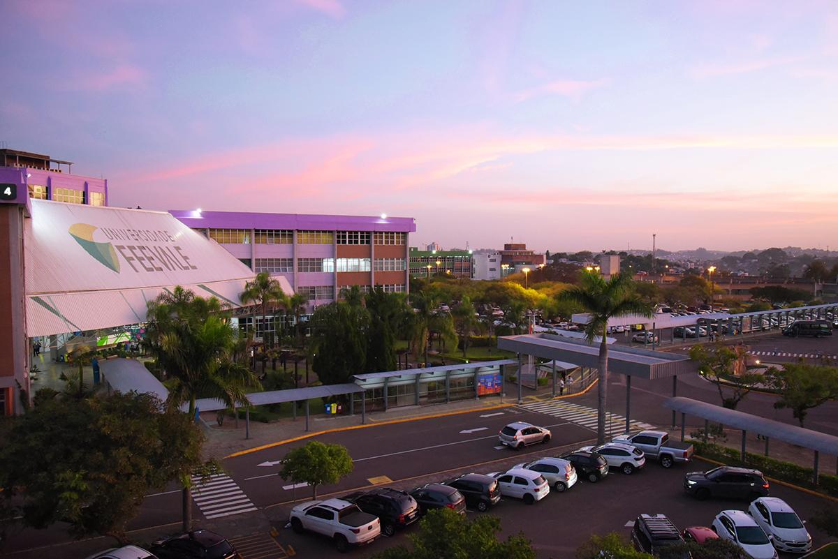 Estrutura em campi e aporte pedag&oacute;gico favorecem a aprendizagem