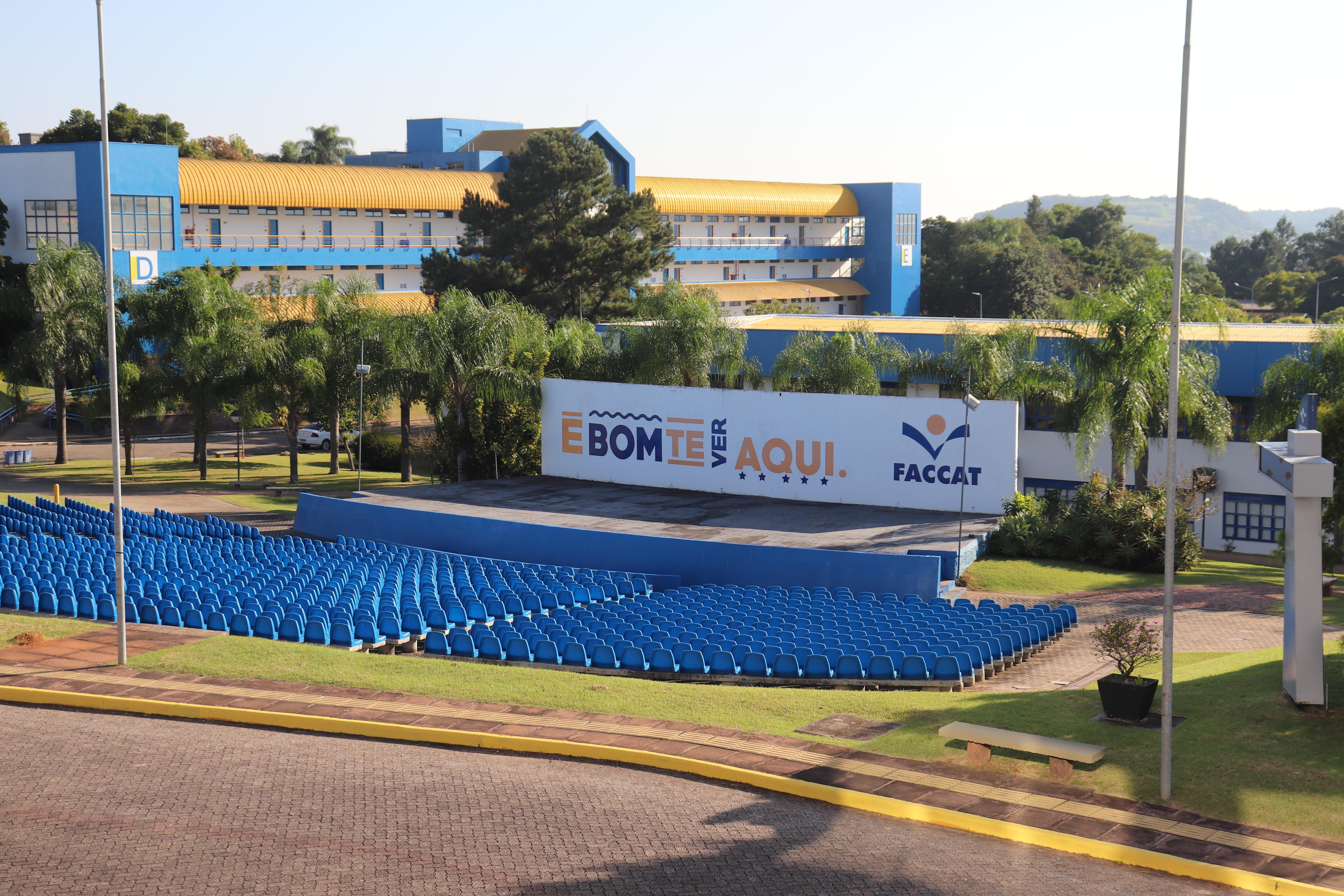 Desde 2008, a institui&ccedil;&atilde;o promove o Vestibular Solid&aacute;rio, totalizando mais de 61 mil litros de leite arrecadados